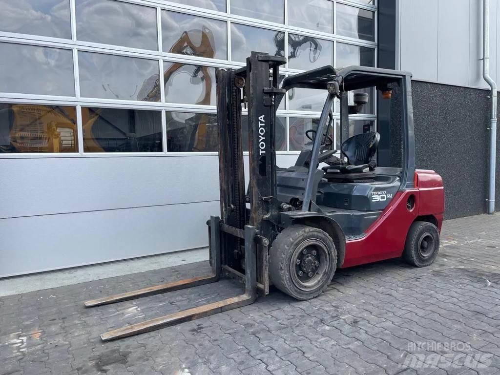 Toyota 02-8DF30 其他叉车