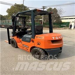 Toyota 02-7 FD F 30 柴油叉车