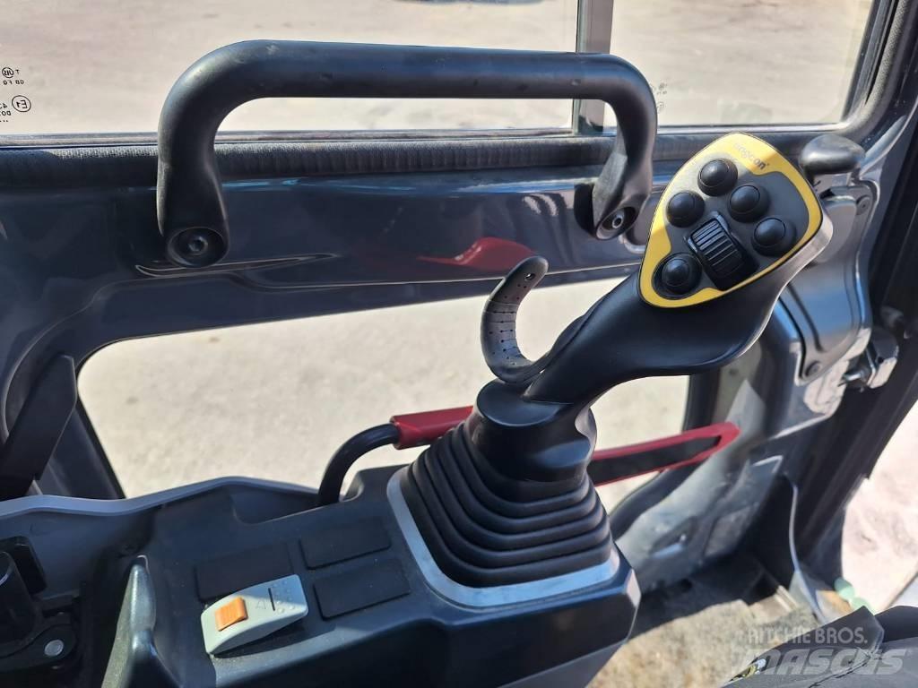 Kobelco SK75SR-7 中型挖掘机
