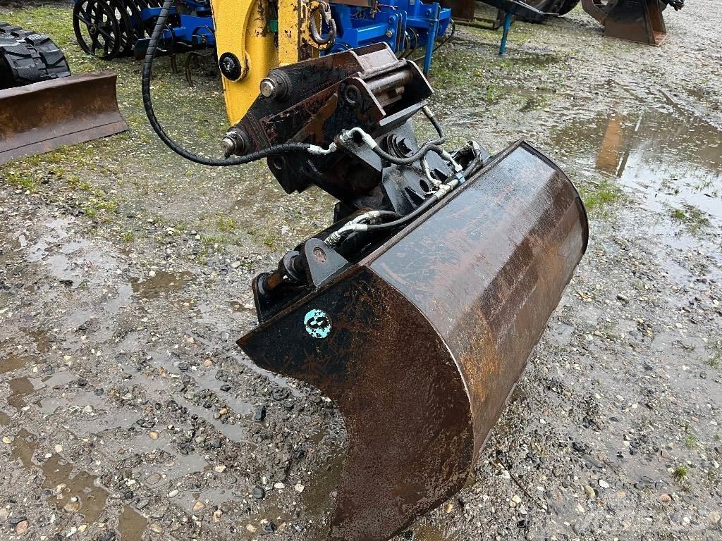 CAT 305 C 小型挖掘机