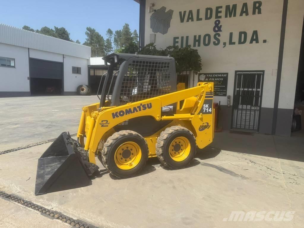 Komatsu SK 714 滑移装载机
