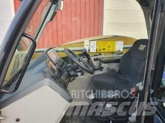 CAT TH306D 电动叉车