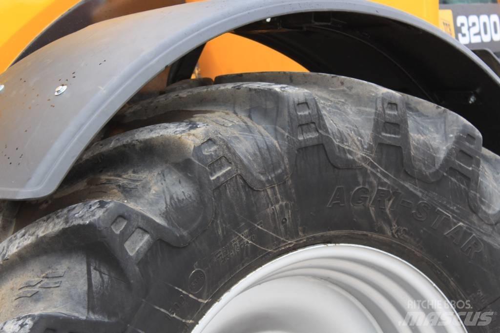 JCB Fastrac 3200 拖拉机/农用车