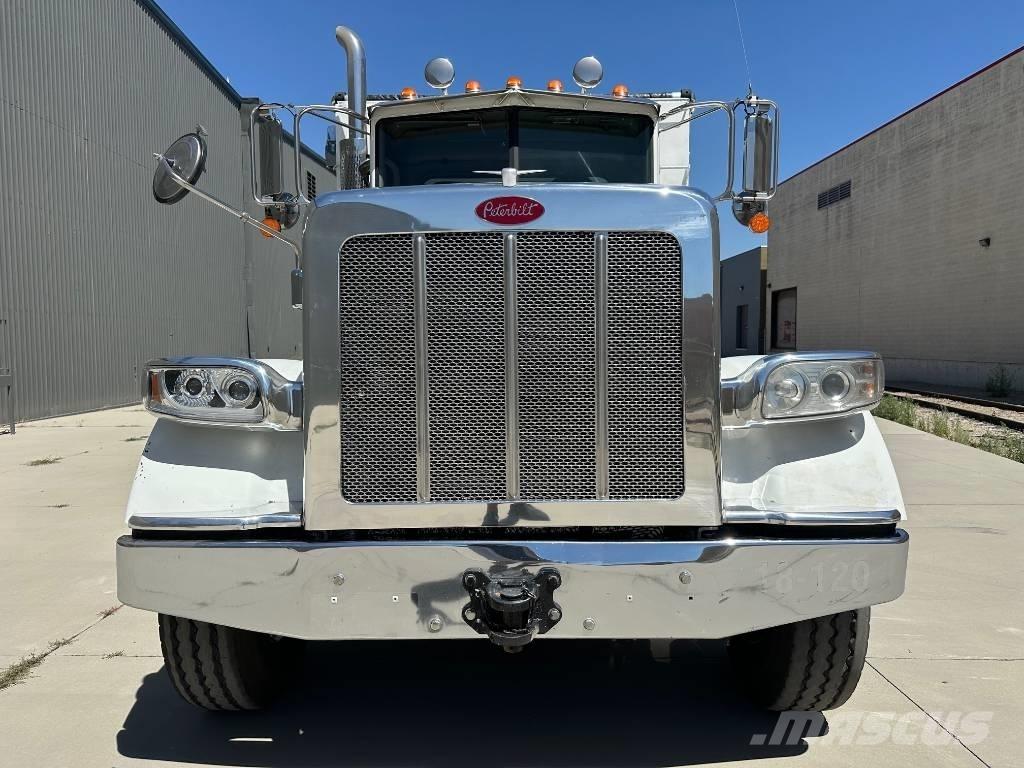 Peterbilt 367 自卸式货车