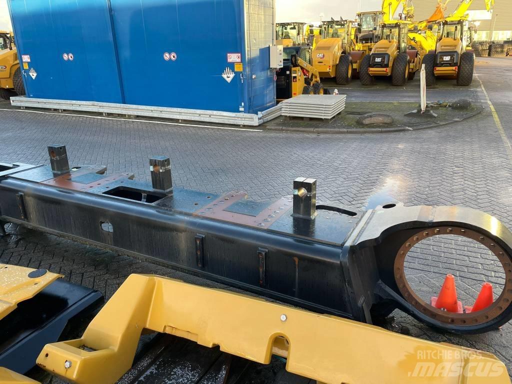 CAT 390 F L 底盘和悬架