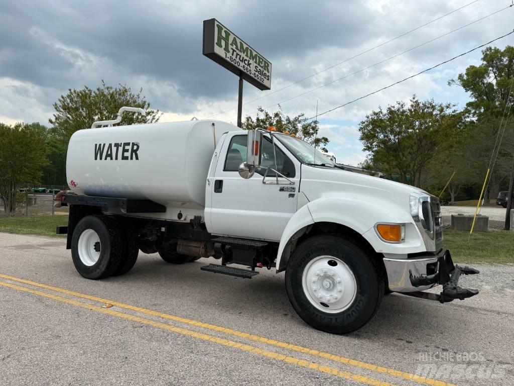 Ford F 650 水罐车