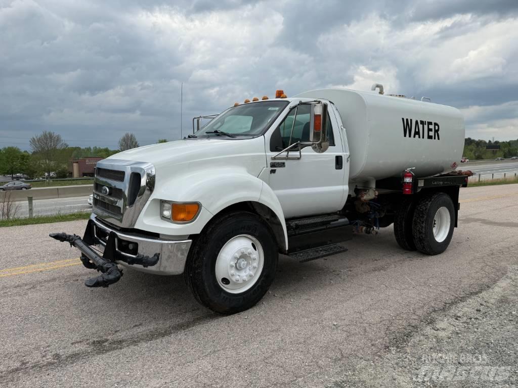 Ford F 650 水罐车