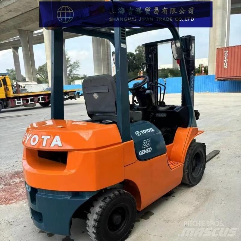 Toyota 25 柴油叉车