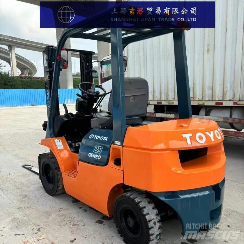 Toyota 25 柴油叉车