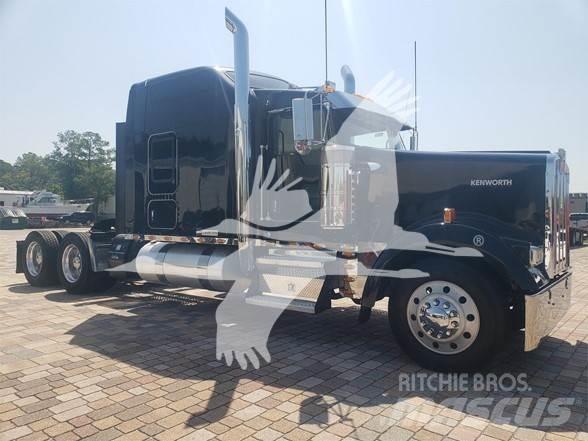Kenworth W900 牵引车