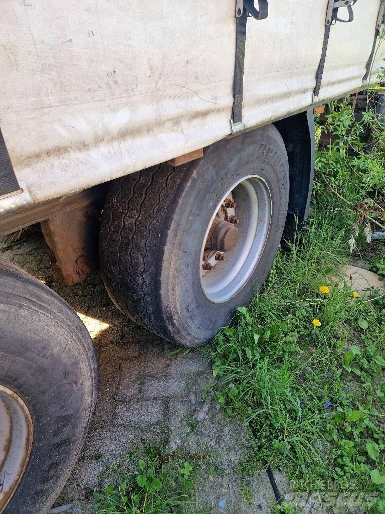 Krone sd 侧帘半挂车