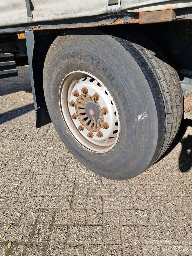 Krone sd 侧帘半挂车