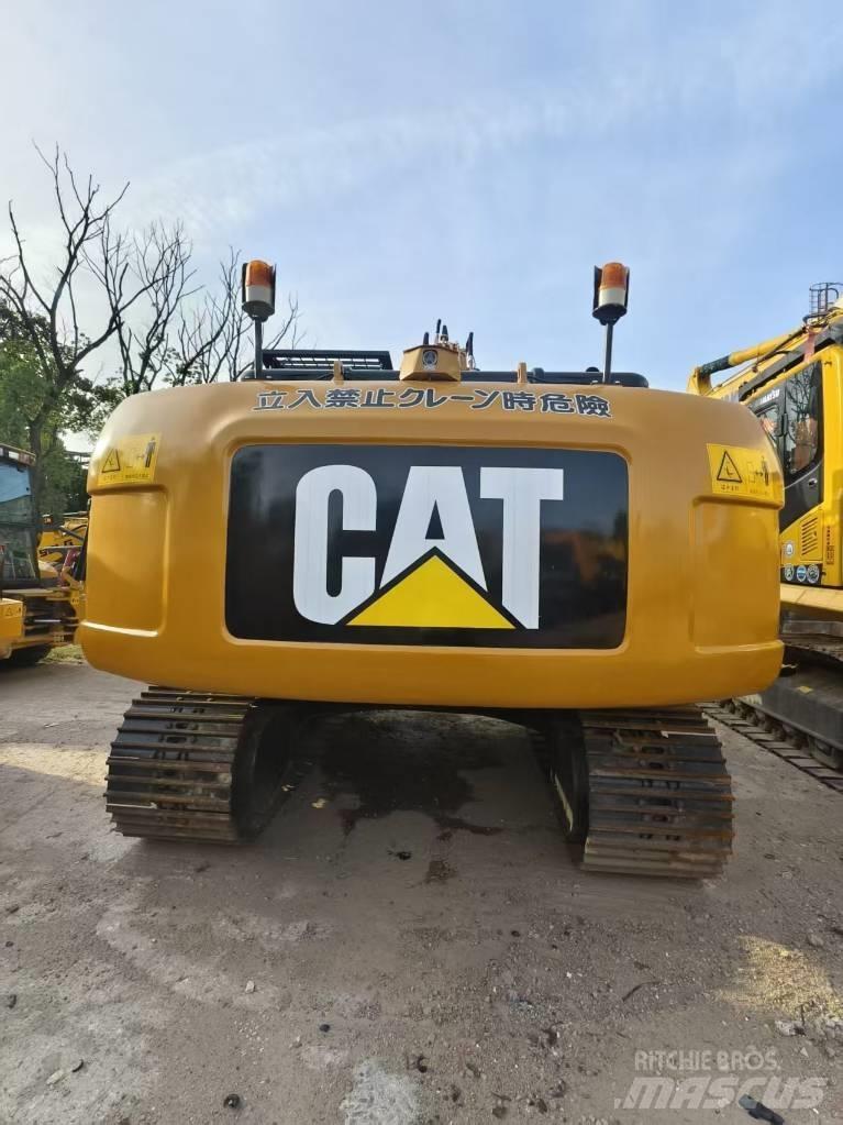 CAT 320 D2L 履带挖掘机