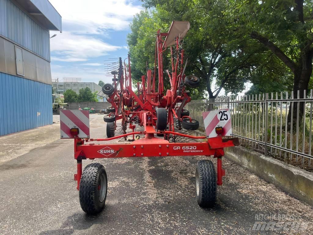 Kuhn GA 8121 料堆整形机