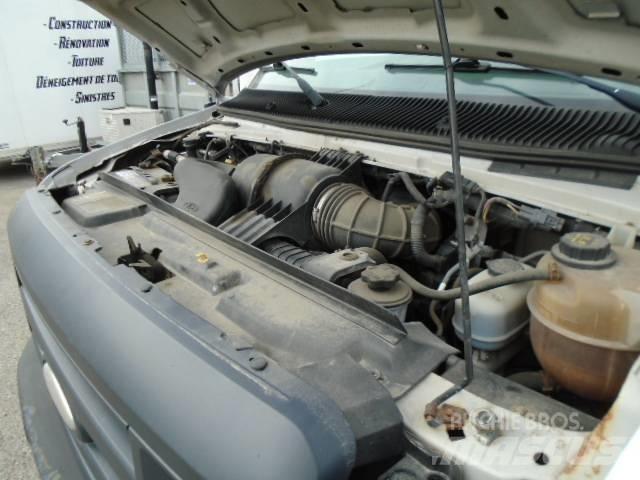 Ford E 350 大型面包车
