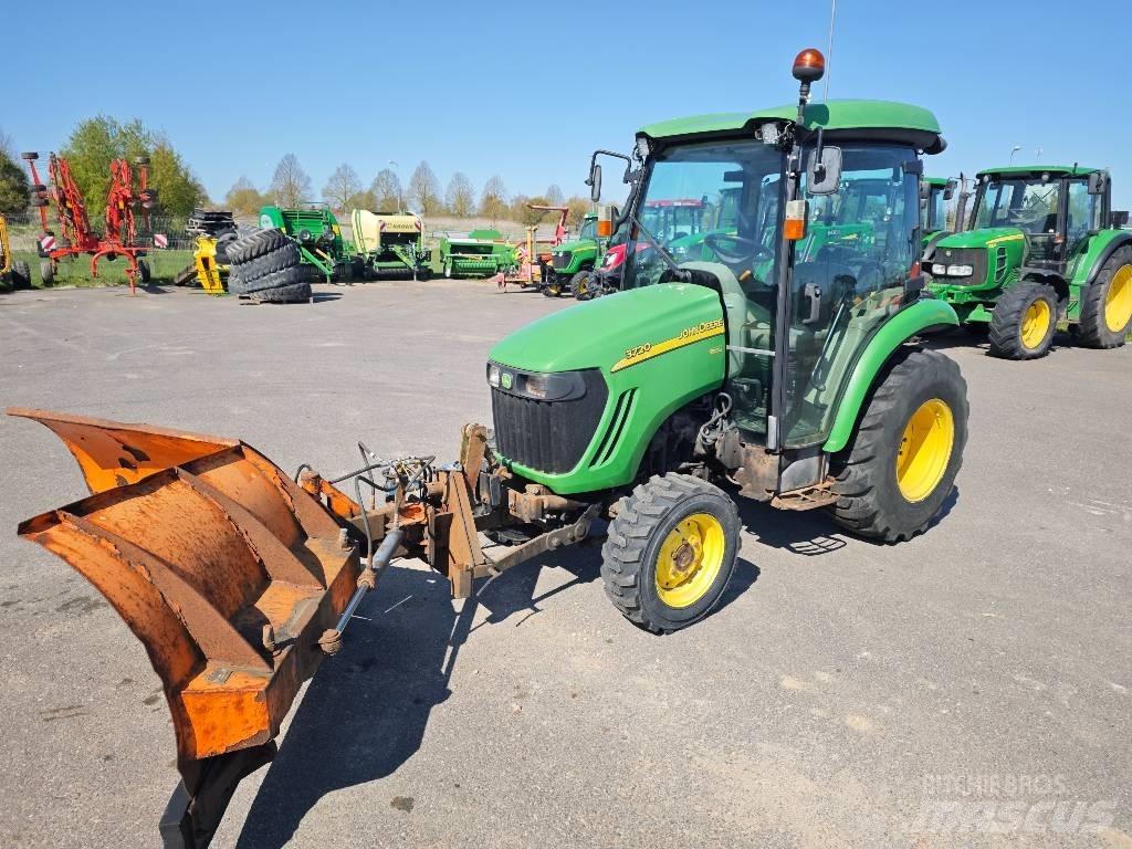John Deere 3720 小型拖拉机
