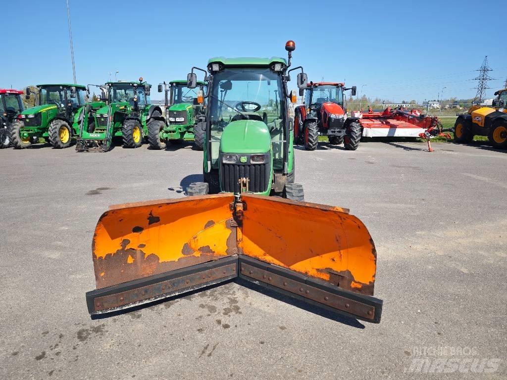 John Deere 3720 小型拖拉机