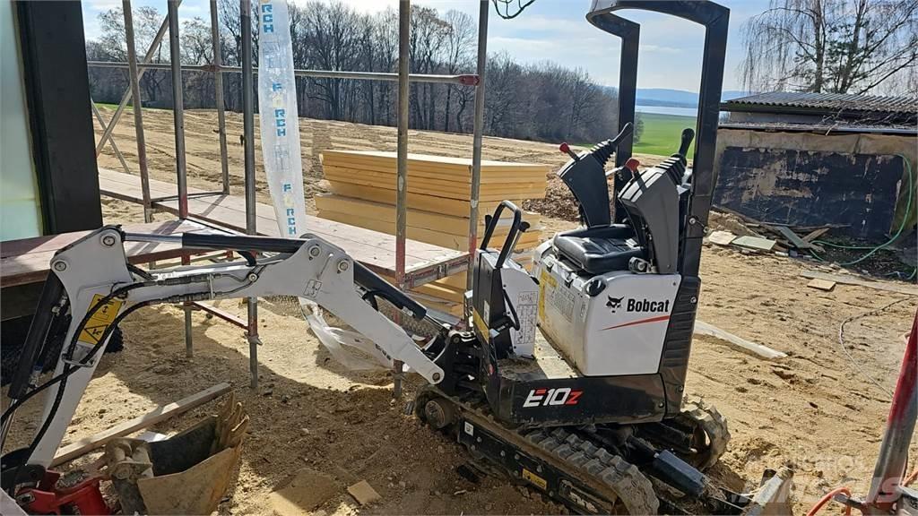 Bobcat E10Z 反铲装载机