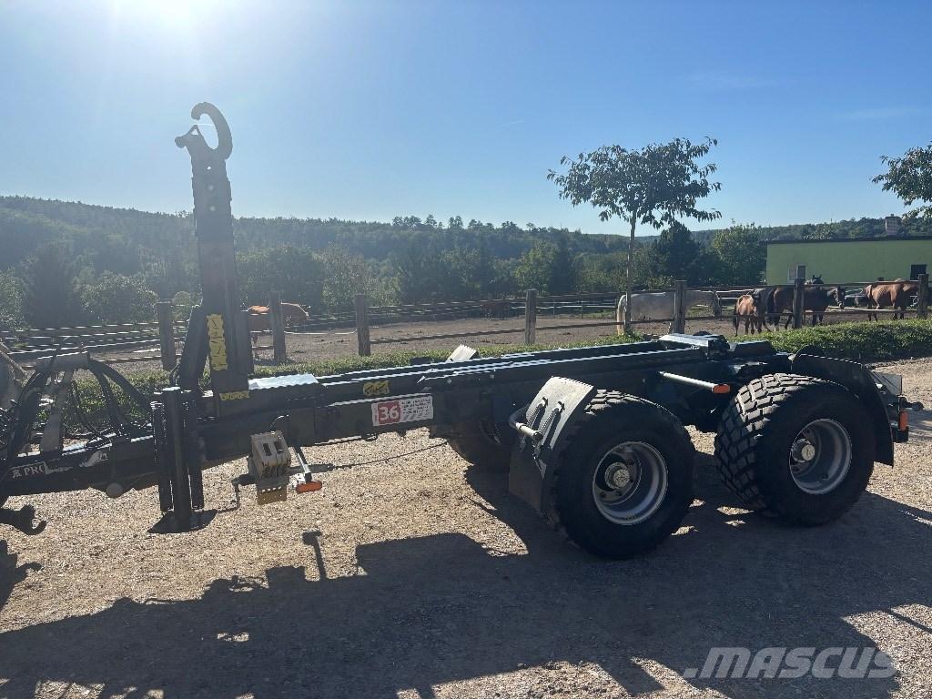 Pronar T 185 箱式拖车