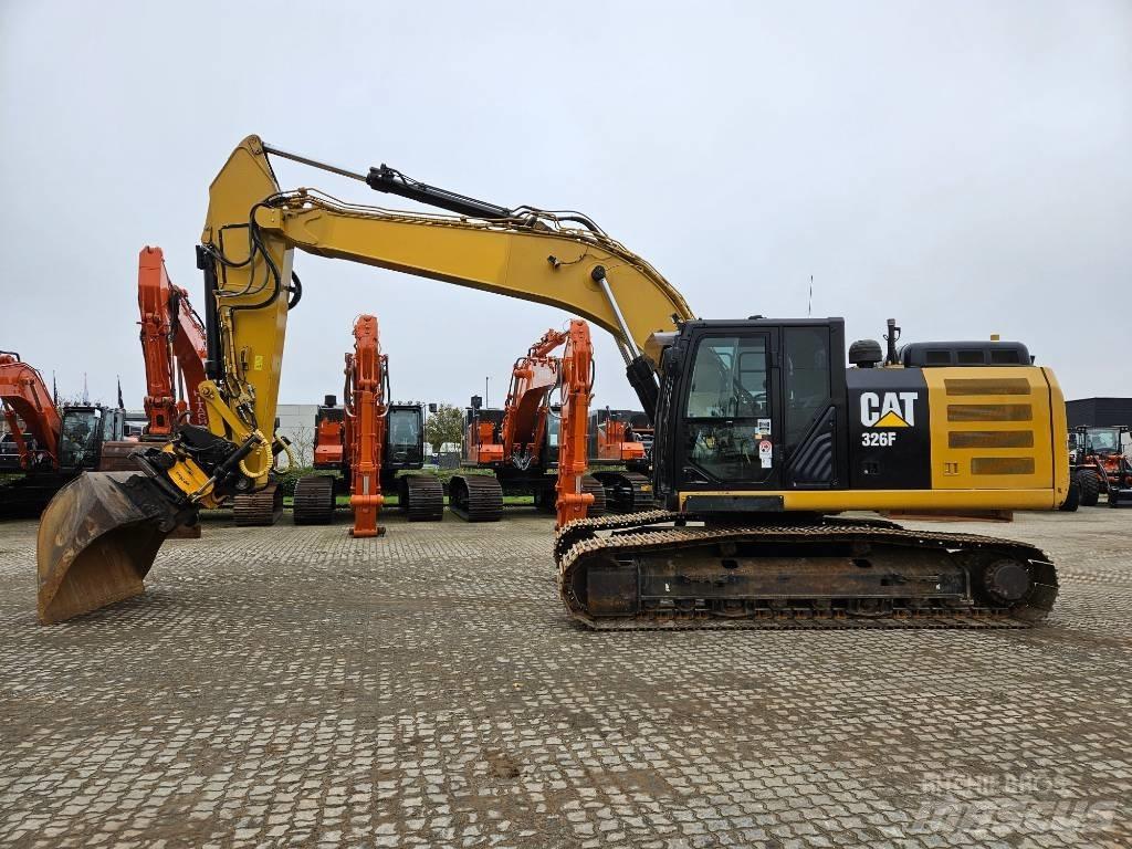 CAT 326 F L 履带挖掘机