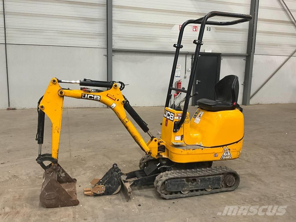 JCB 8008 CTS 小型挖掘机