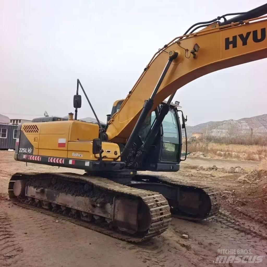 Hyundai R225LVS 轮式挖掘机
