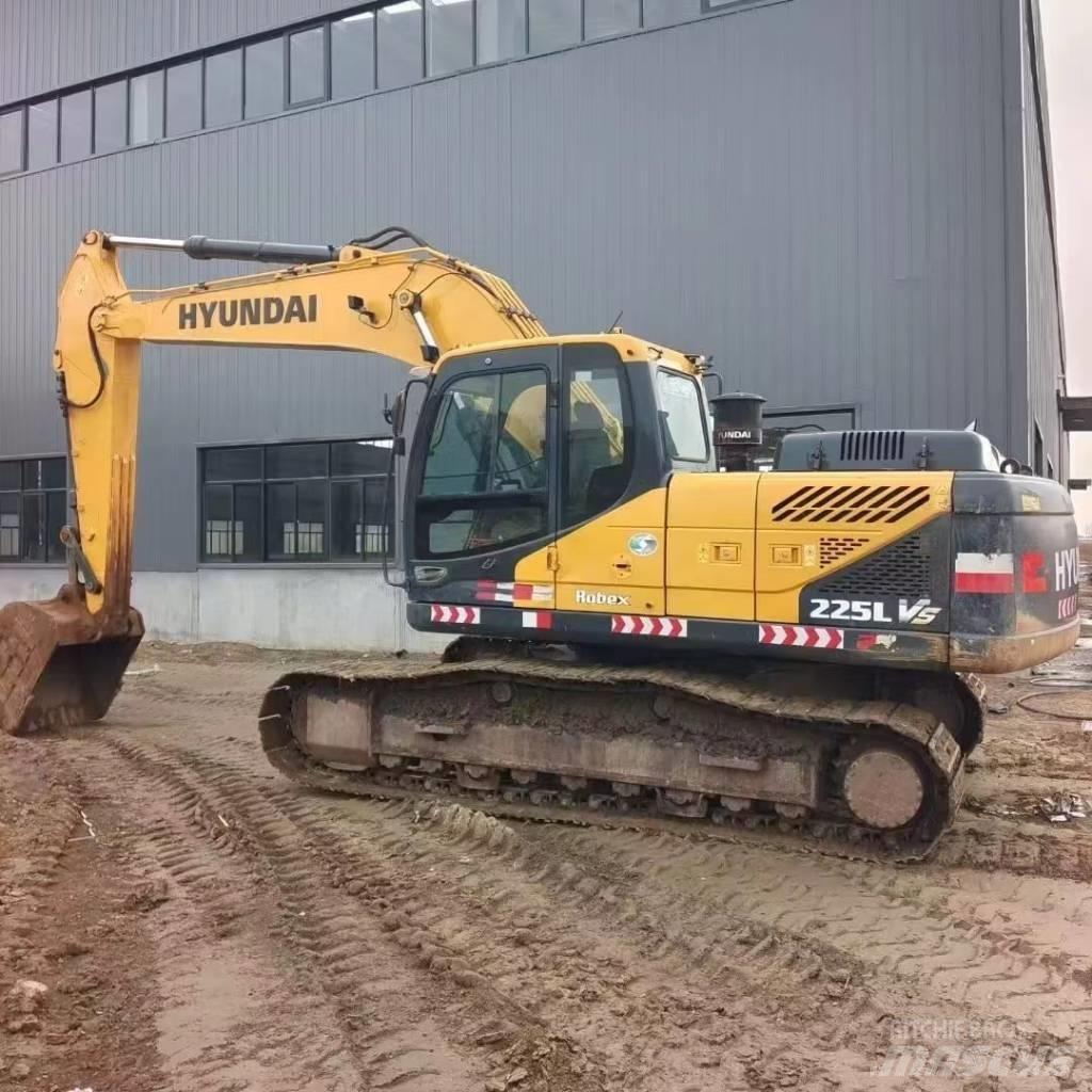 Hyundai R225LVS 轮式挖掘机