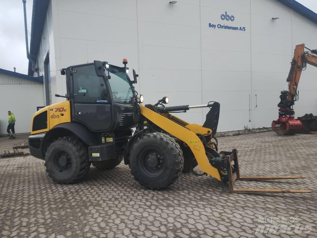 New Holland W70C 轮式装载机