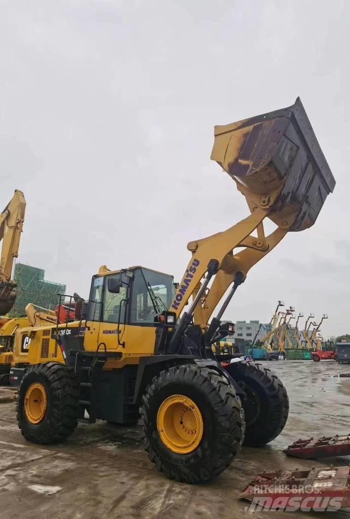 Komatsu WA 380 轮式装载机