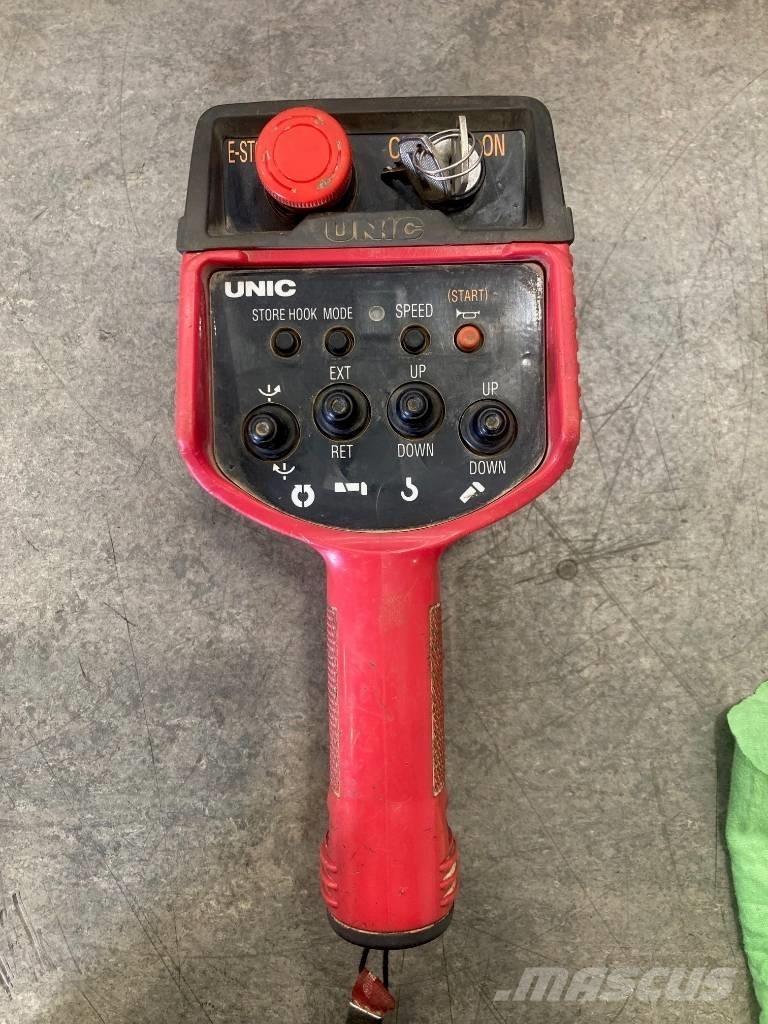 Unic URW-295 轻小型起重机