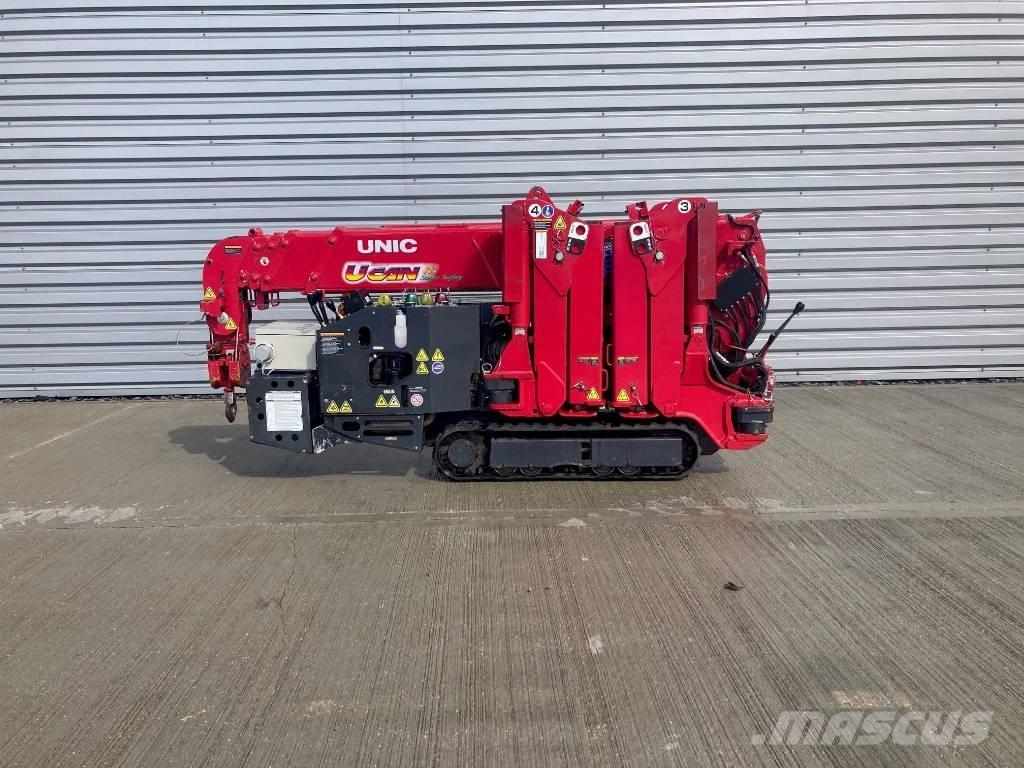 Unic URW-295 轻小型起重机