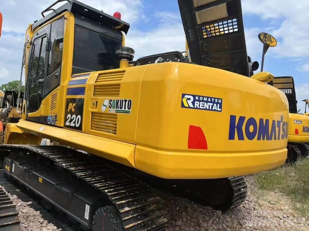 Komatsu pc220 履带挖掘机