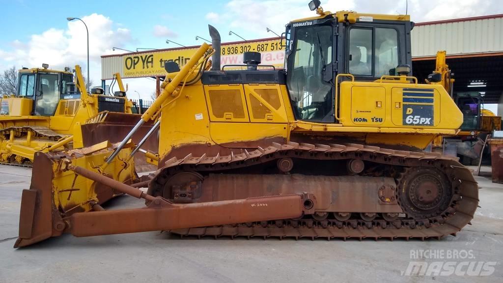 Komatsu D65PX-18 履带式推土机