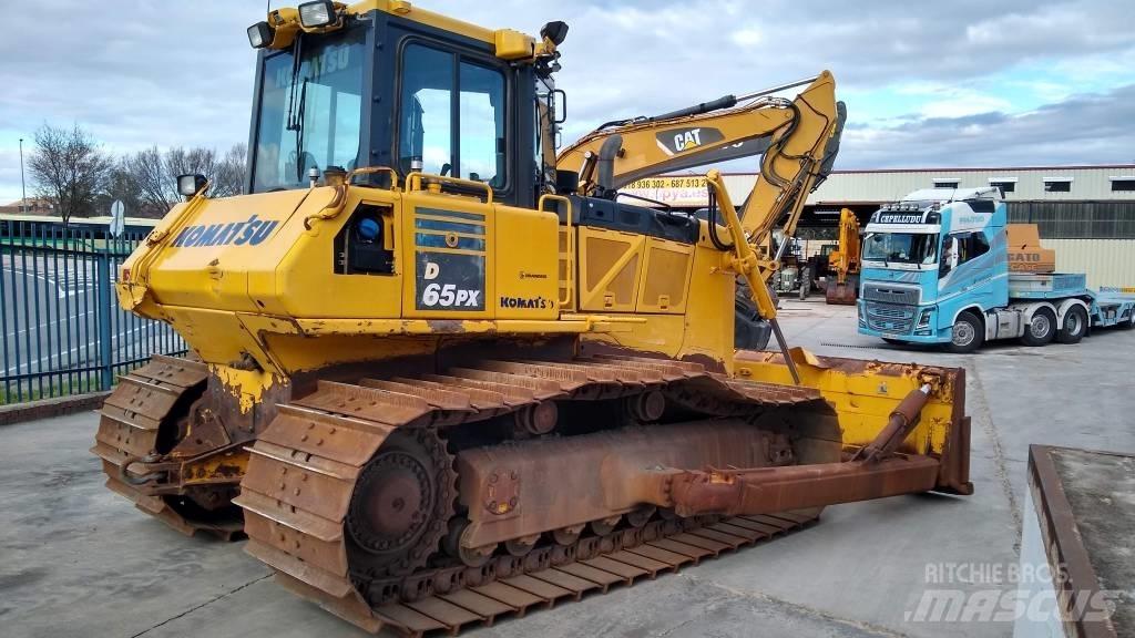 Komatsu D65PX-18 履带式推土机