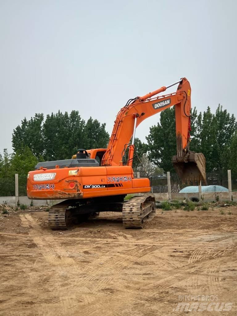 Doosan DX300LCA 履带挖掘机