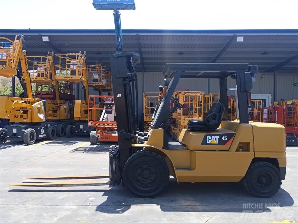 CAT DP45K 柴油叉车