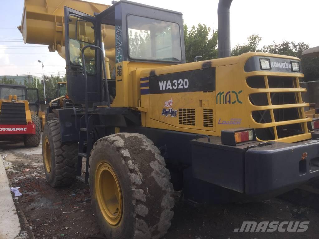 Komatsu WA 320-3 轮式装载机