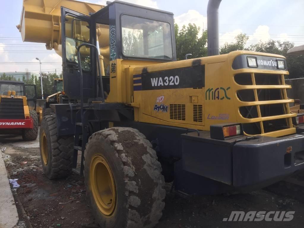 Komatsu WA 320-3 轮式装载机