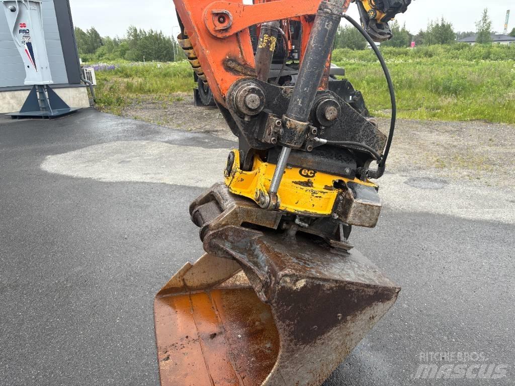 Hitachi ZX135US-3 履带挖掘机
