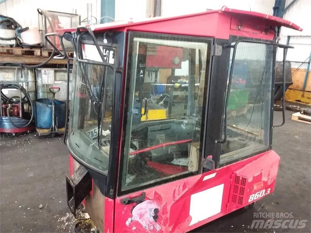 Valmet 860.3 驾驶室与内部