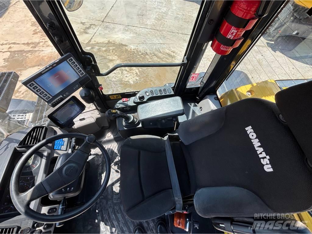 Komatsu WA270-8E0 轮式装载机