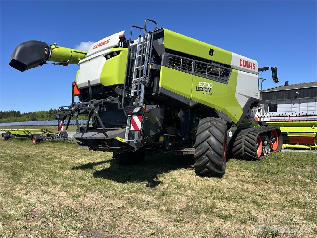 CLAAS Lexion 8700TT 联合收割机