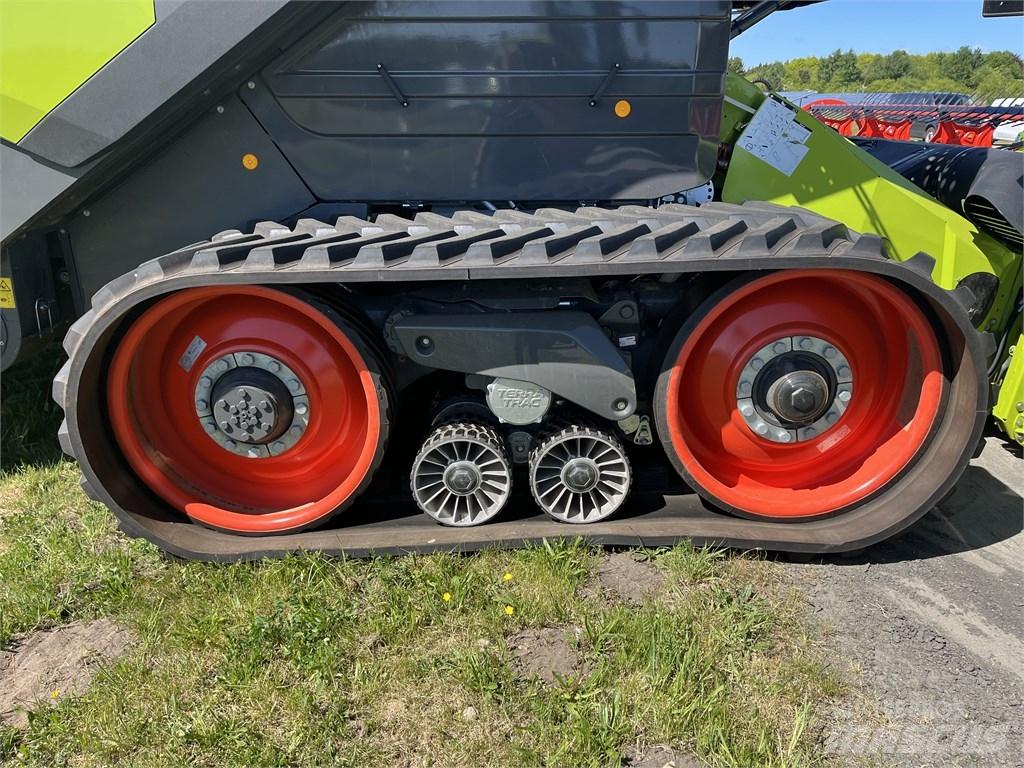 CLAAS Lexion 8700TT 联合收割机