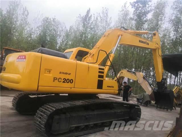 Komatsu pc200-6 履带挖掘机