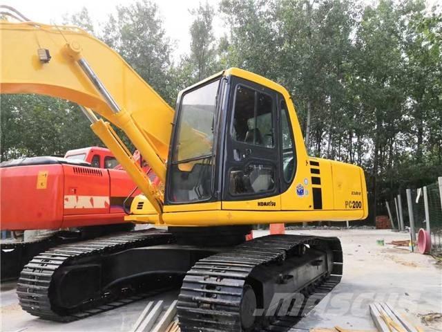 Komatsu pc200-6 履带挖掘机