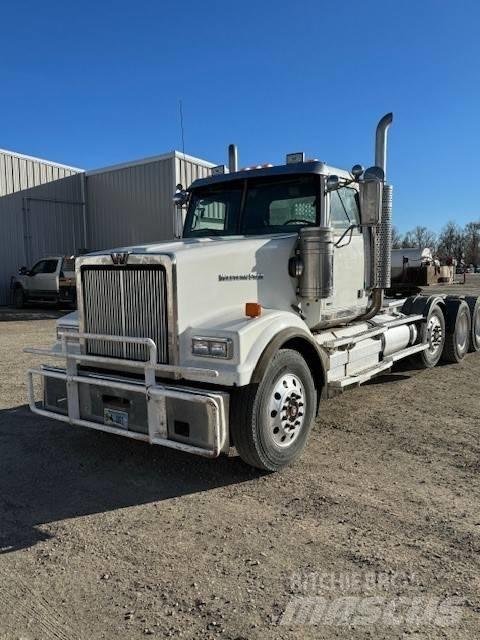 Western Star 4900 牵引车