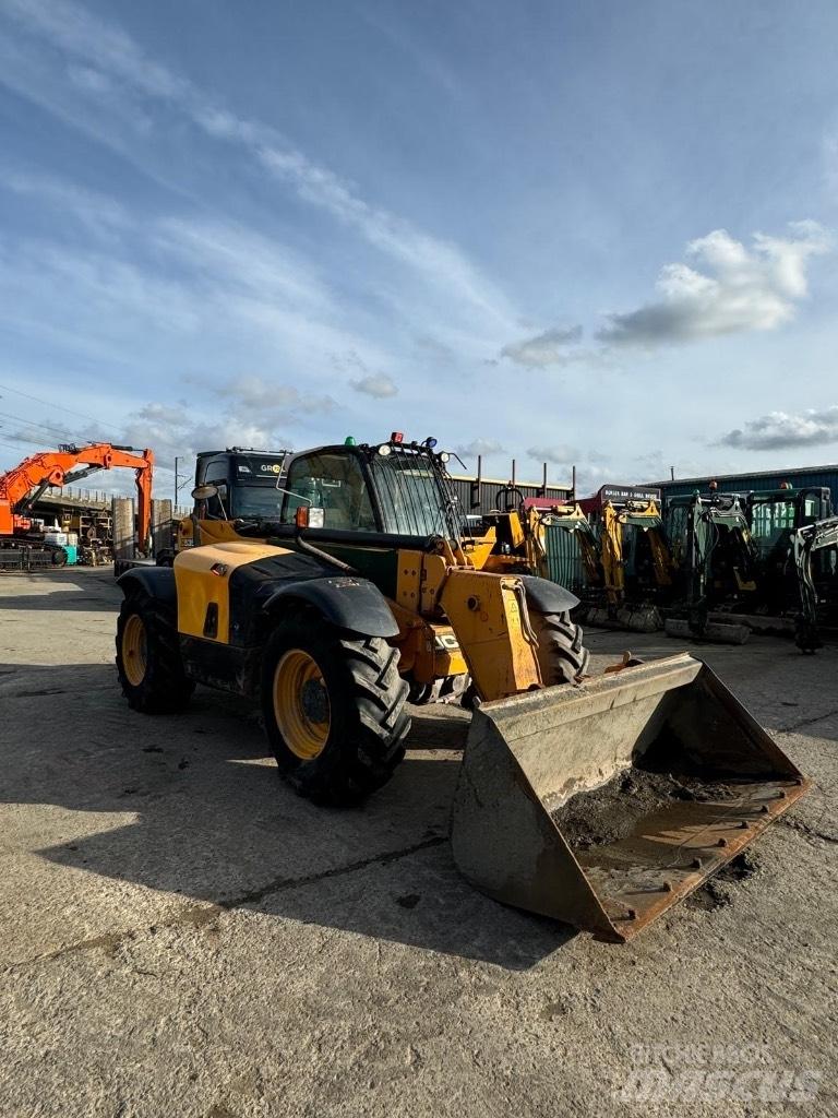 JCB 535-95 伸缩臂叉装车|叉装车