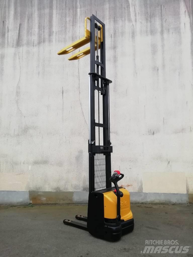 Hyster S1.4 手推堆垛车
