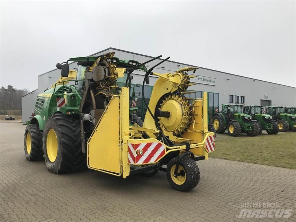 John Deere 8600 自走式青贮饲料收割机
