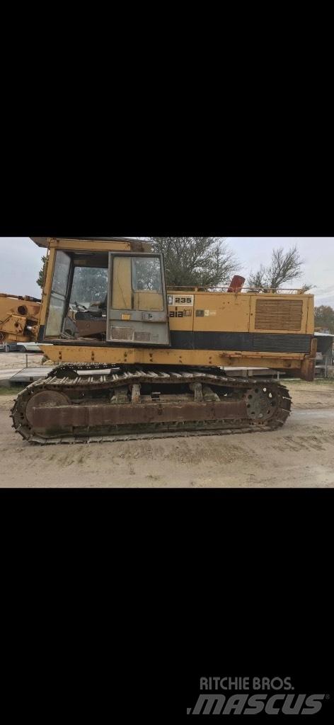 CAT 235 履带挖掘机